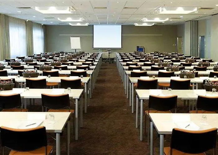 Novotel Frankfurt 4*